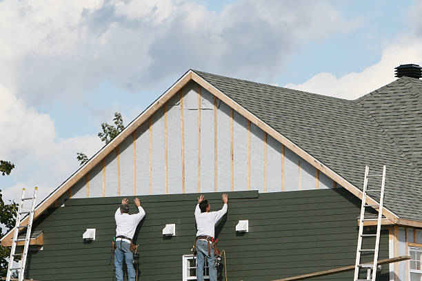 Professional Emergency Siding Repair technician working in South Hamilton, MA